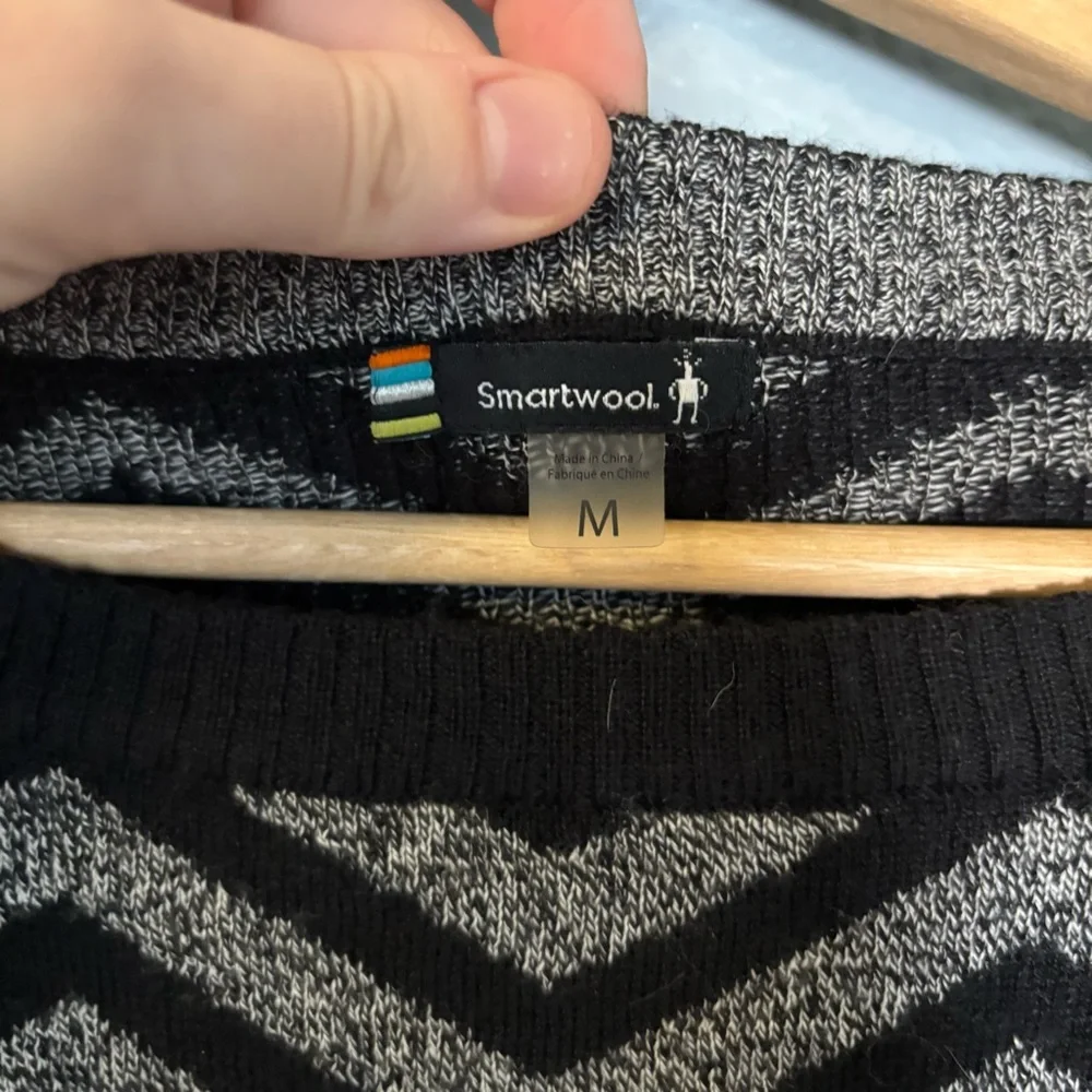 Smartwool Women’s Dacono Ski Sweater Black Geometric - Picture 4 of 11